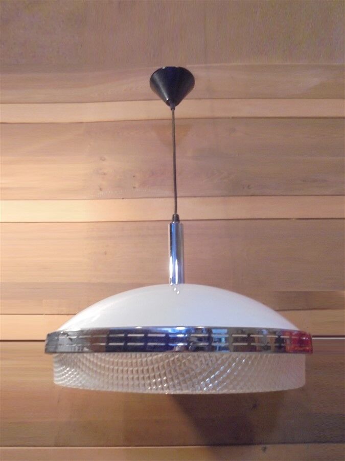 Large UFO suspension