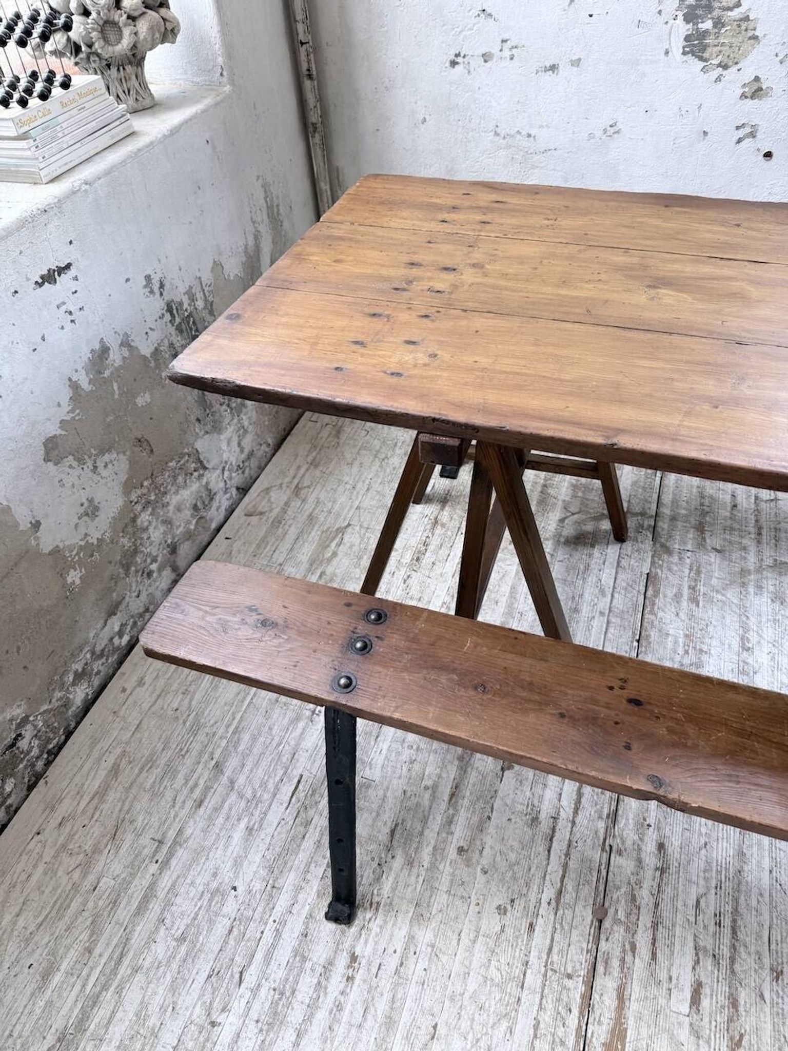 XXL trestle farm table 4m and its benches