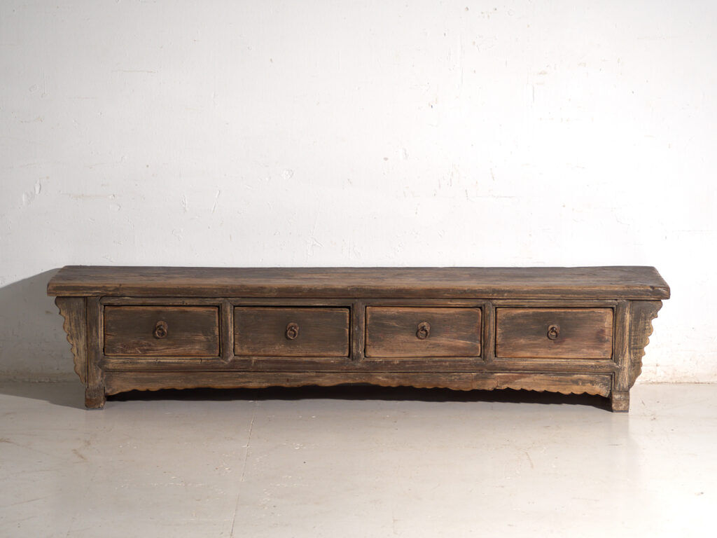 Table basse ancienne à tiroirs en bois de pin – Chine, vers 1900