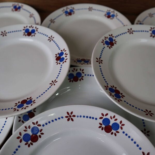 9 Assiettes plate anciennes VF Paris 'pommettes'