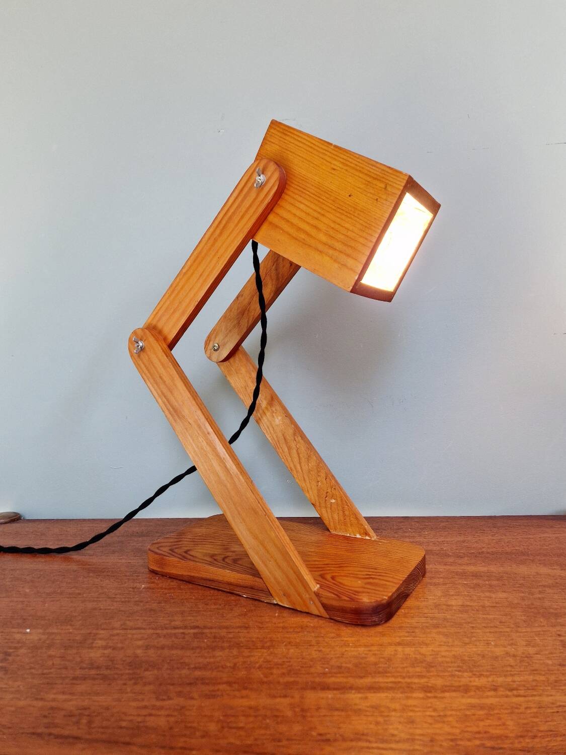 Articulated wooden desk lamp, 1960s-70s