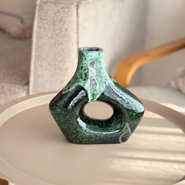 Tanara artisanal vase, small speckled.