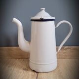 White enamelled coffee maker
