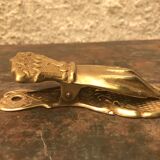 Hand mail clip