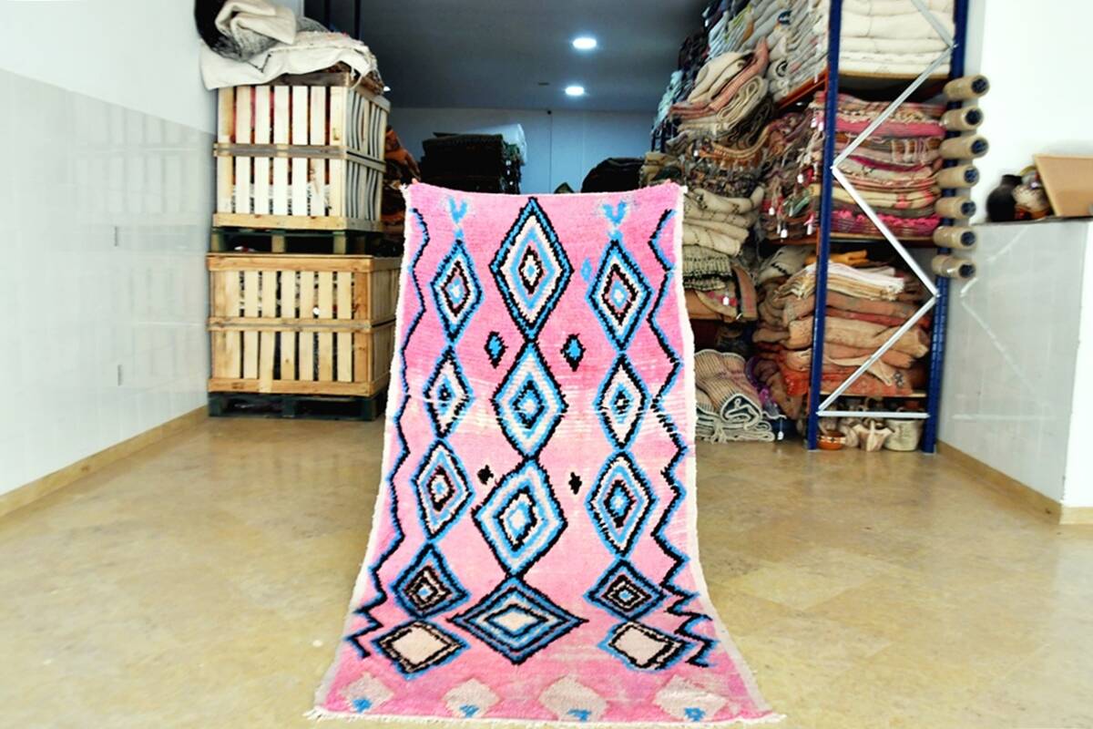 Boujaad vintage Moroccan Berber rug 212 x 105 cm