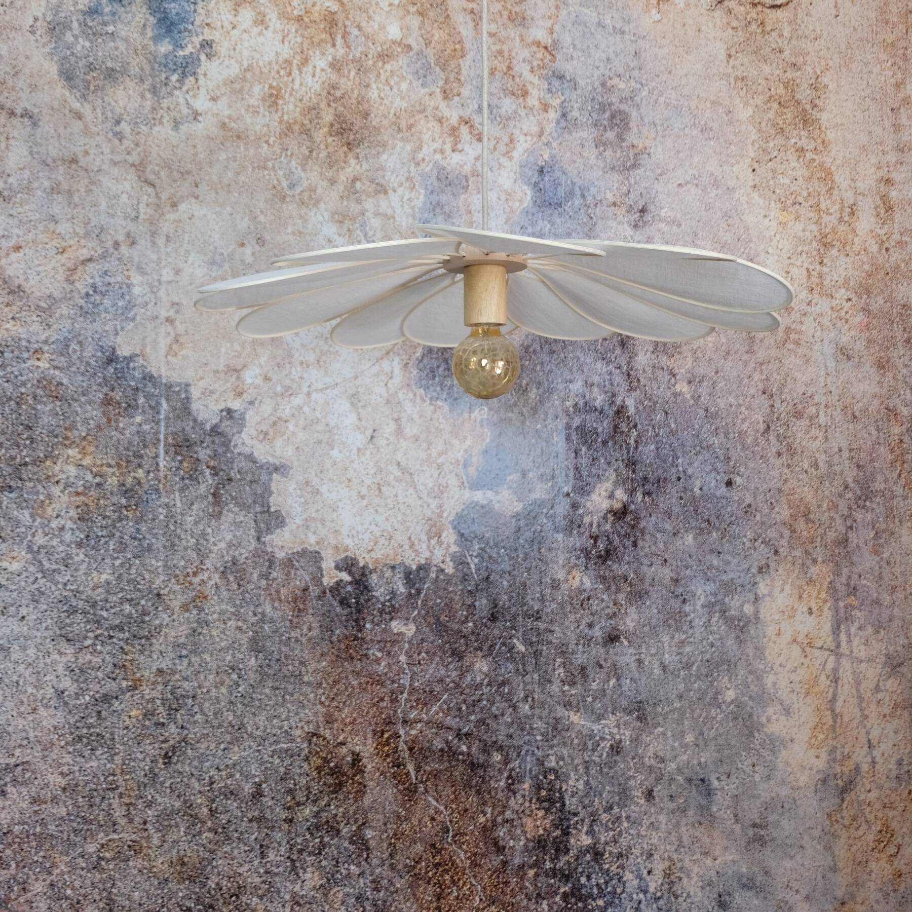 12-petal flower pendant in rattan and white linen