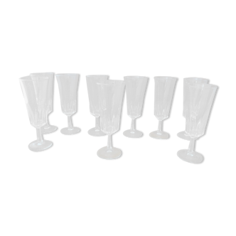 9 champagne flutes