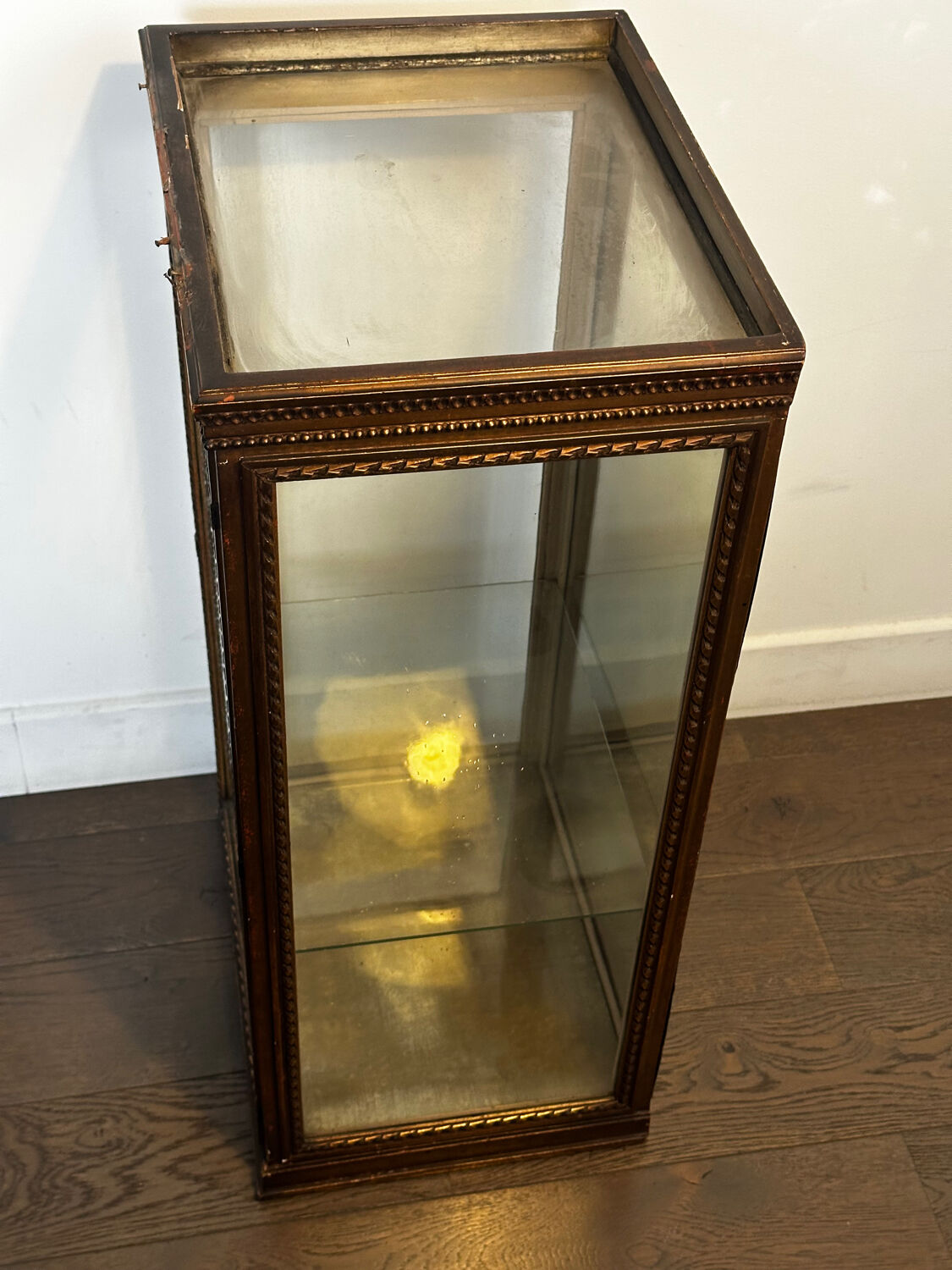Counter display cabinet in wood and glass in Louis XVI style, 19th century.