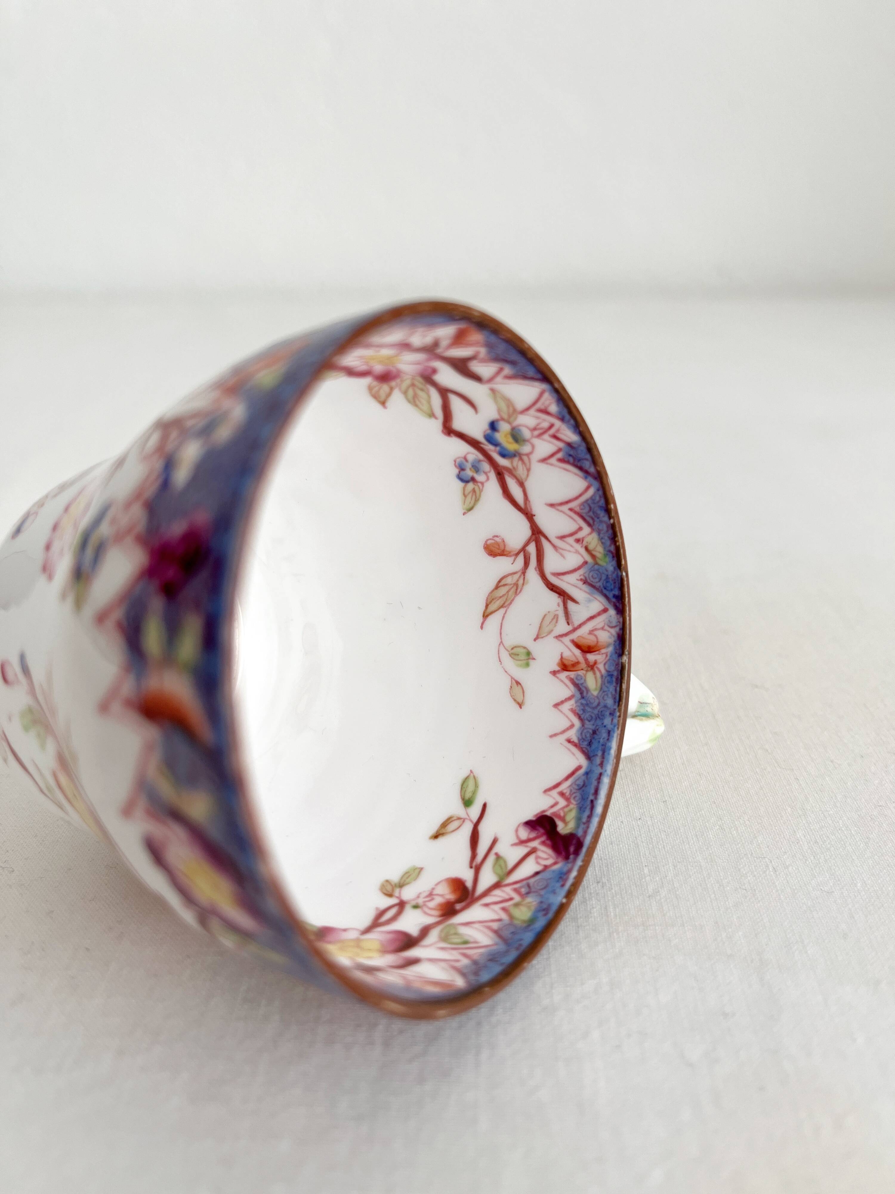 Tasse à café en faïence fine décor Minton Sarreguemines
