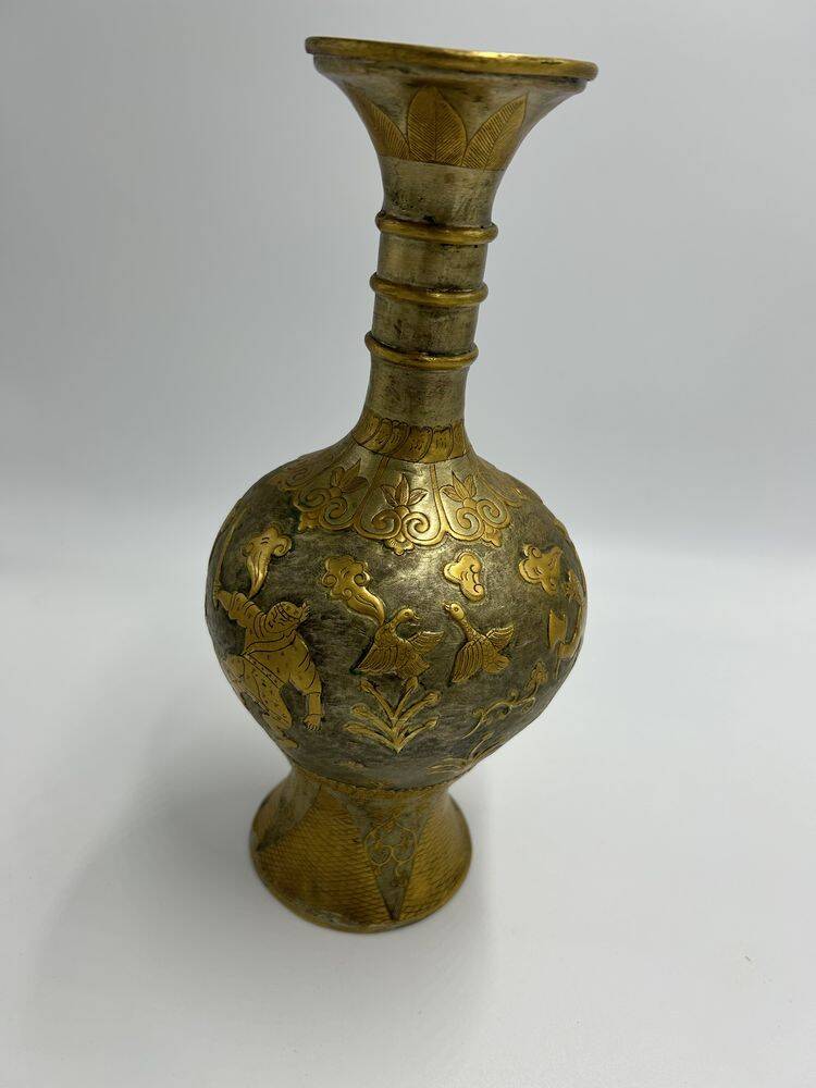 Vase attributed to the Tang dynasty, China, gold and silver
