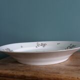 Set of dishes and ramekins