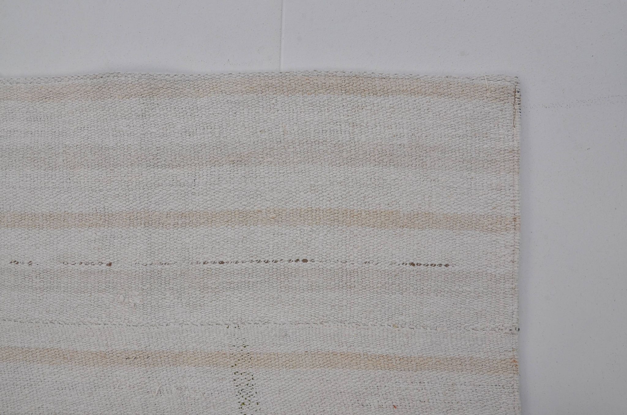 Tapis Kilim en chanvre vintage neutre blanc sku3799