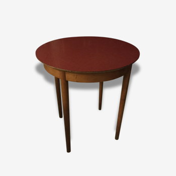 Red round table