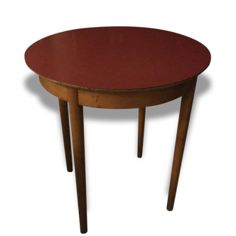 Red round table