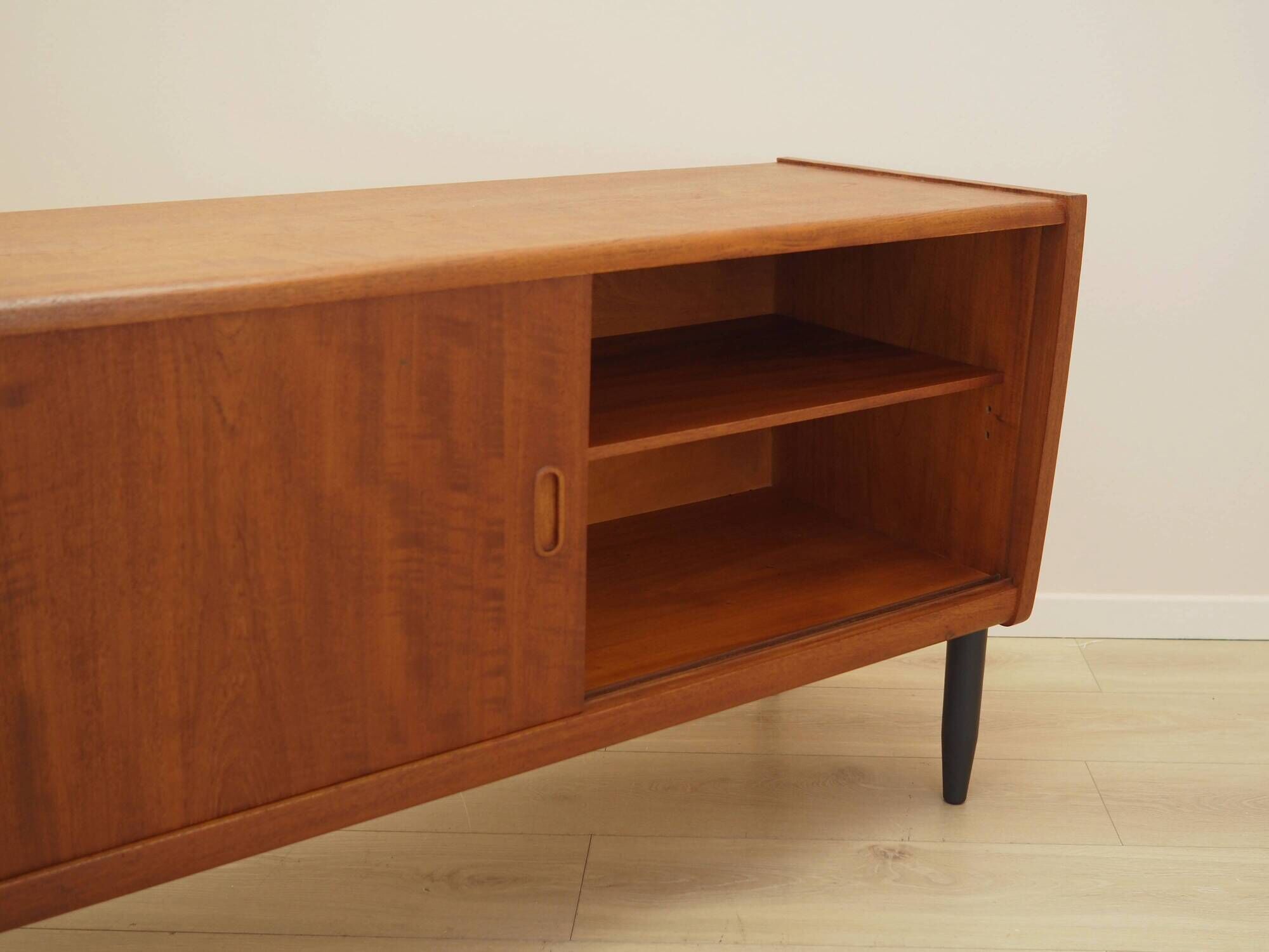 Danish teak sideboard 1970s with sliding doors