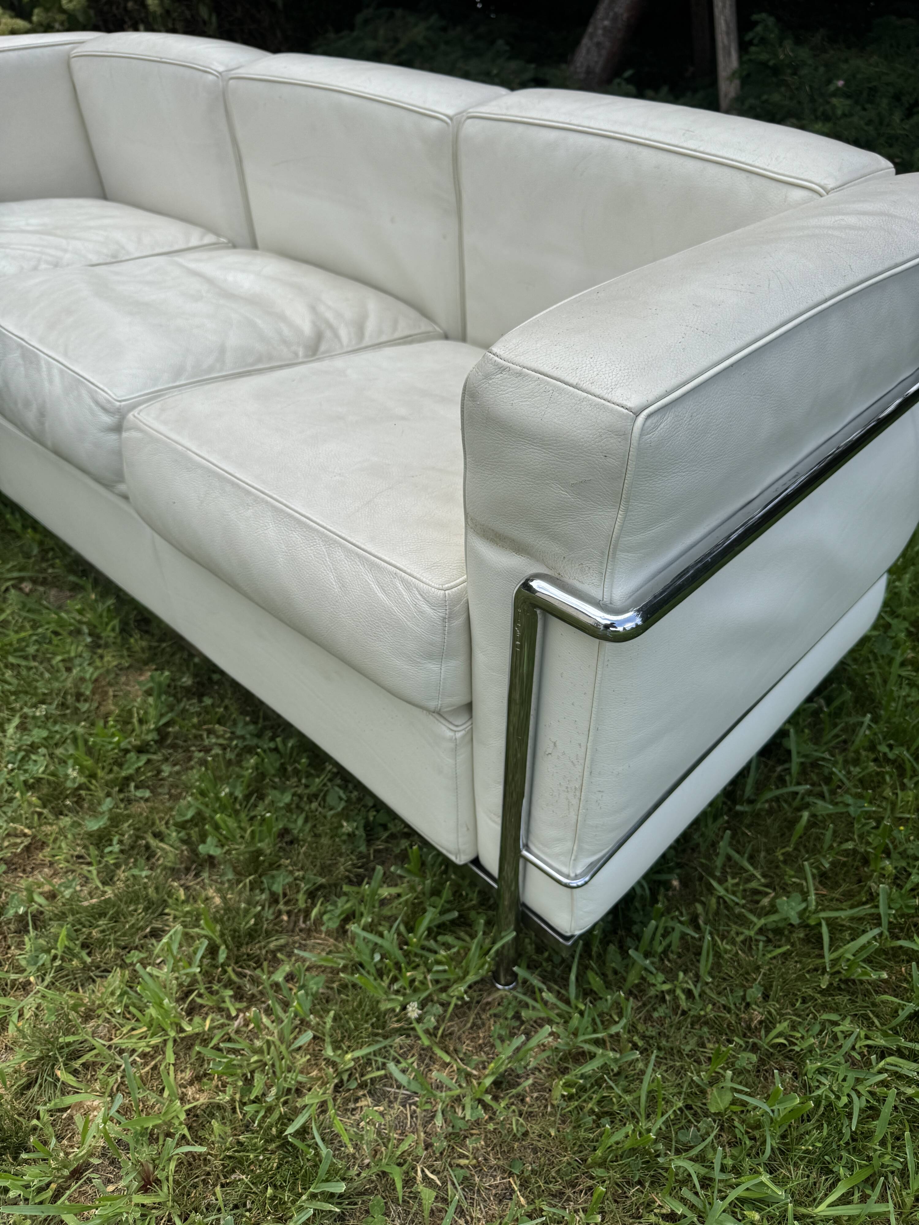 3-seater sofa 'LC2' by Le Corbusier, P. J, C. Perriand for Cassina