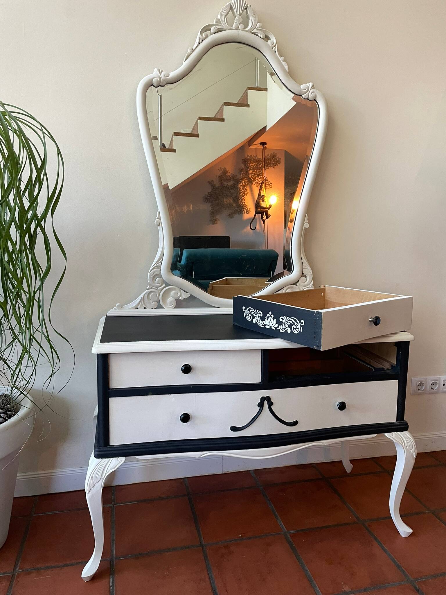 Black Paris Cream Mirror Chest of Drawers