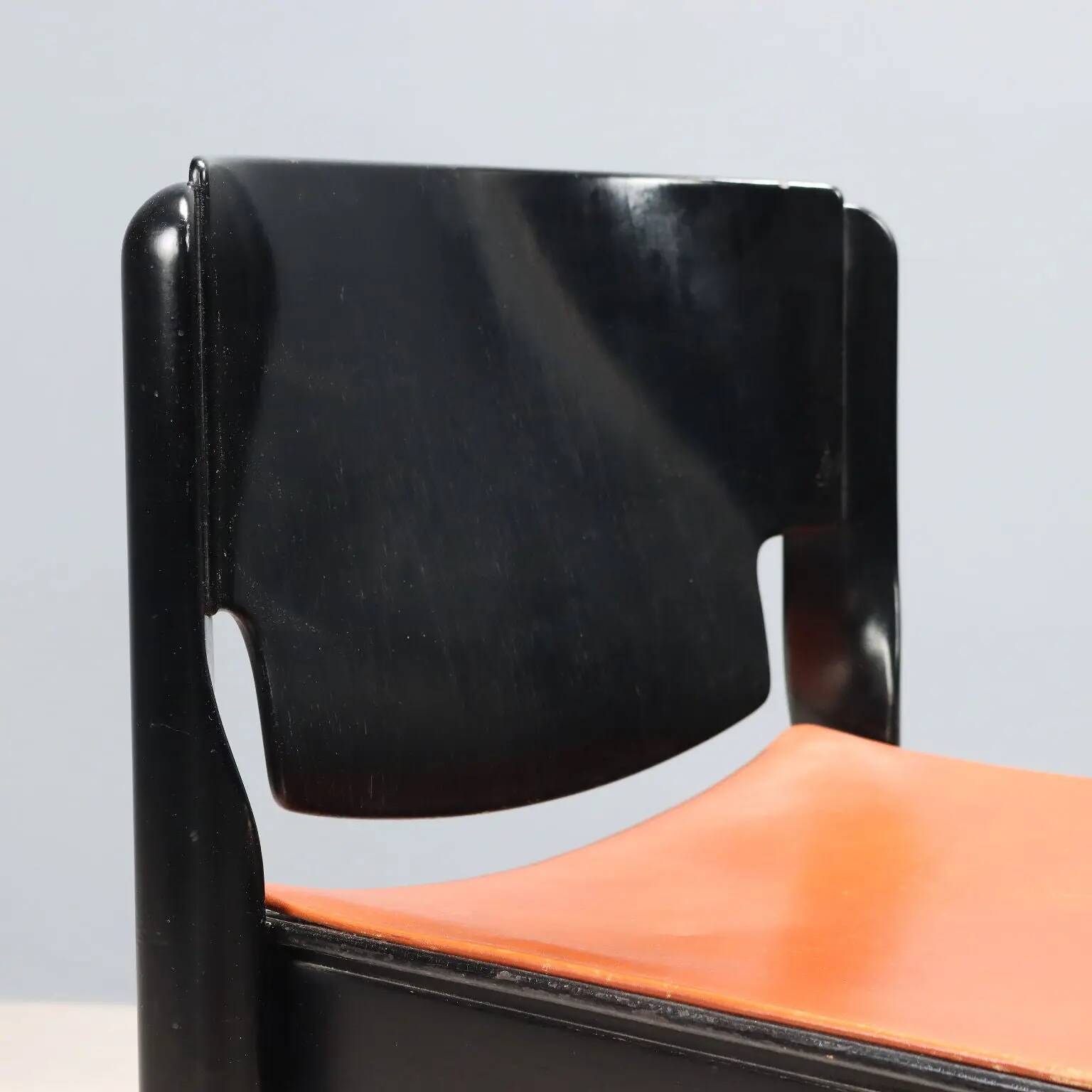 Chaises Cassina 122 vintage design Vico Magistretti Italie 1960s-1970s
