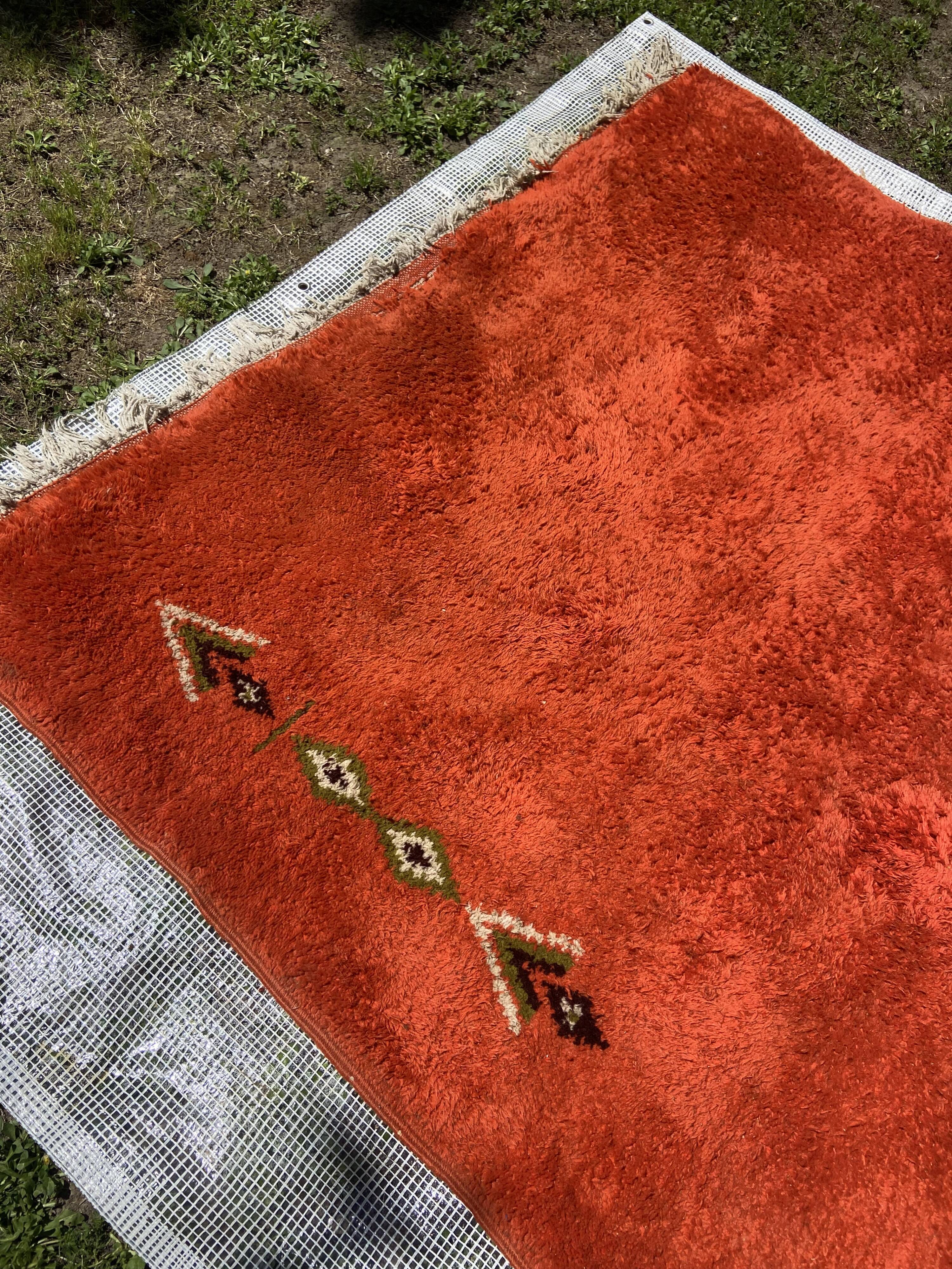 Moroccan carpet in vintage wool