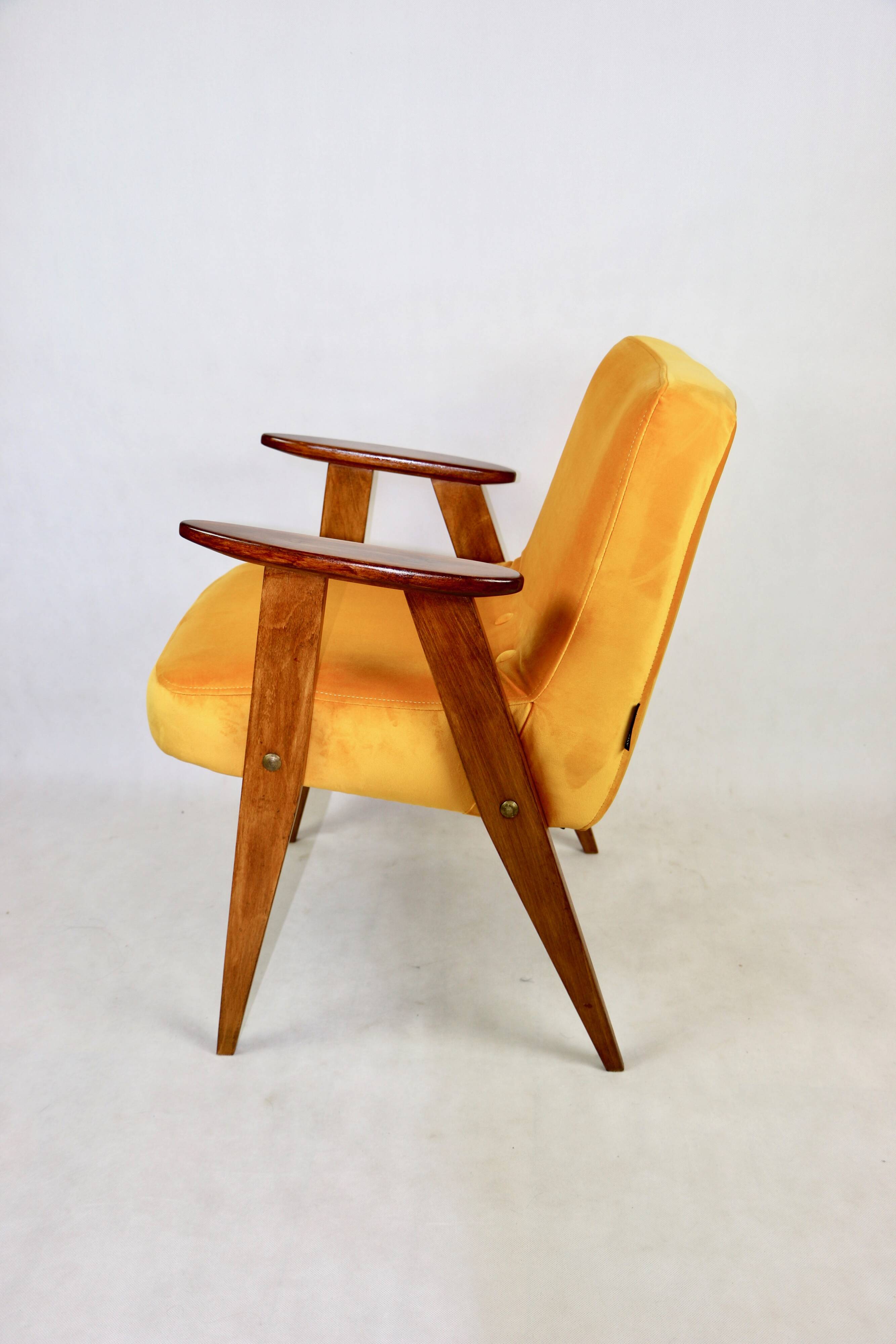 Fauteuil vintage Chierowski 366, 1970, velours jaune or