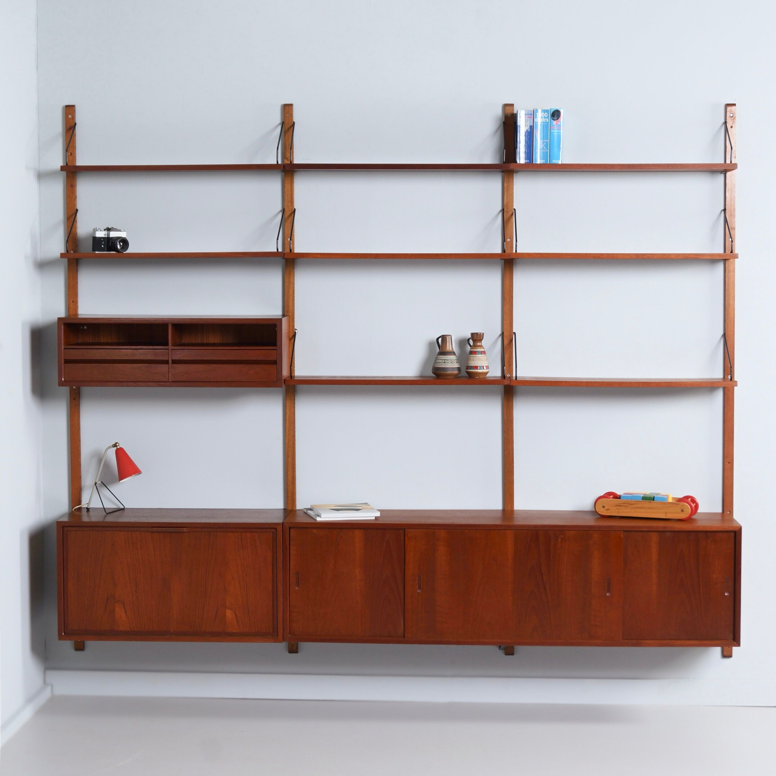 Royal System by Poul Cadovius for Cado, 1960s – Wall System Teak, 15-Piece