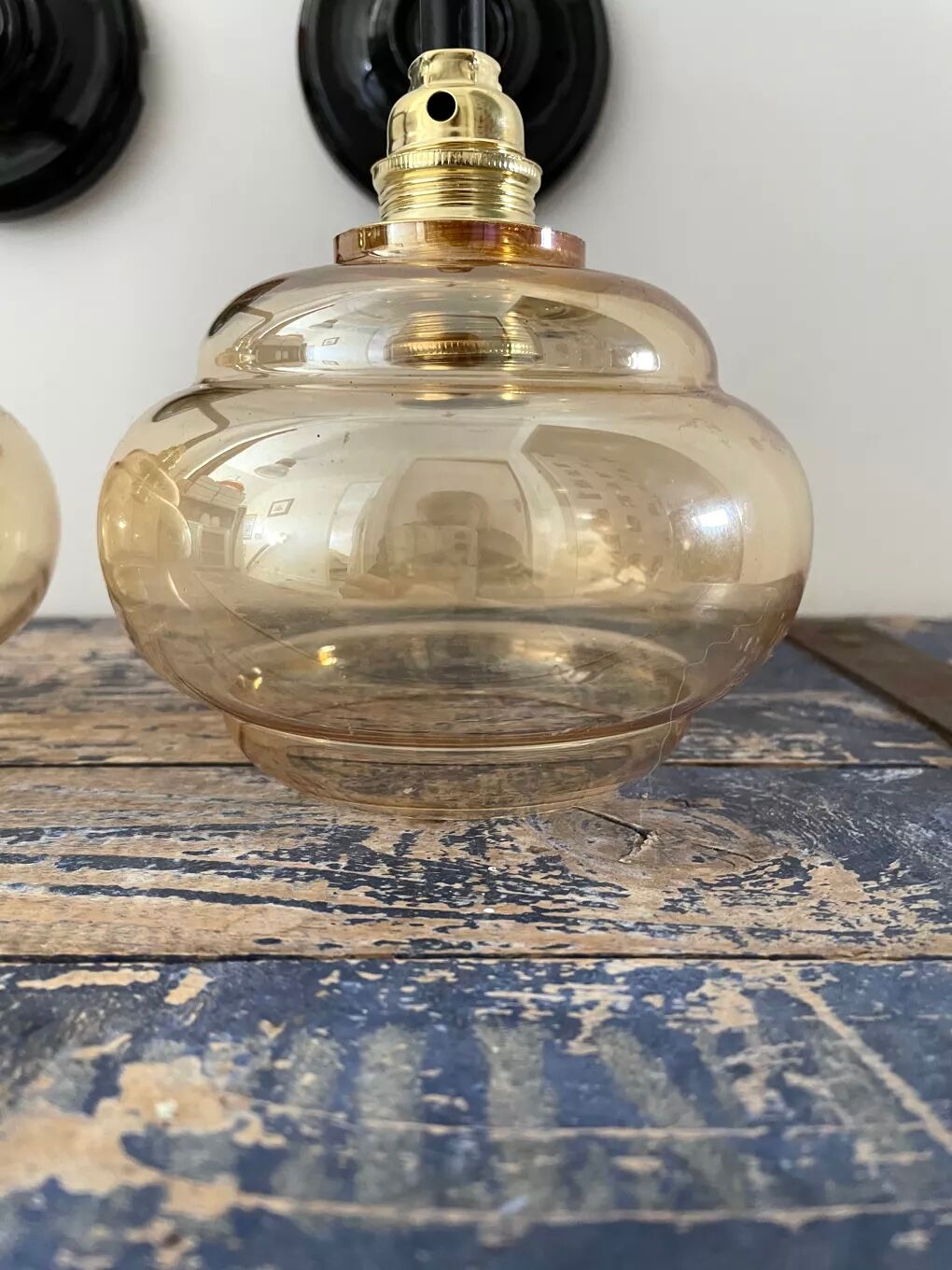 Pair of vintage sconces in electrified golden glass to nine