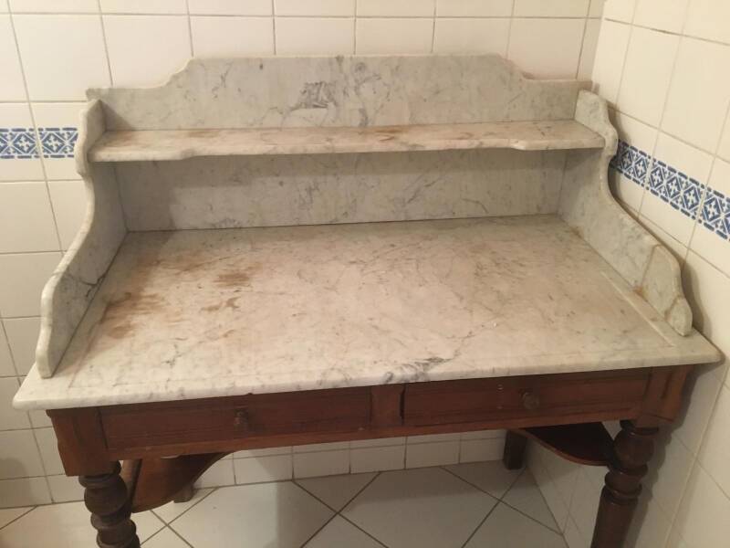 Provençal dressing table