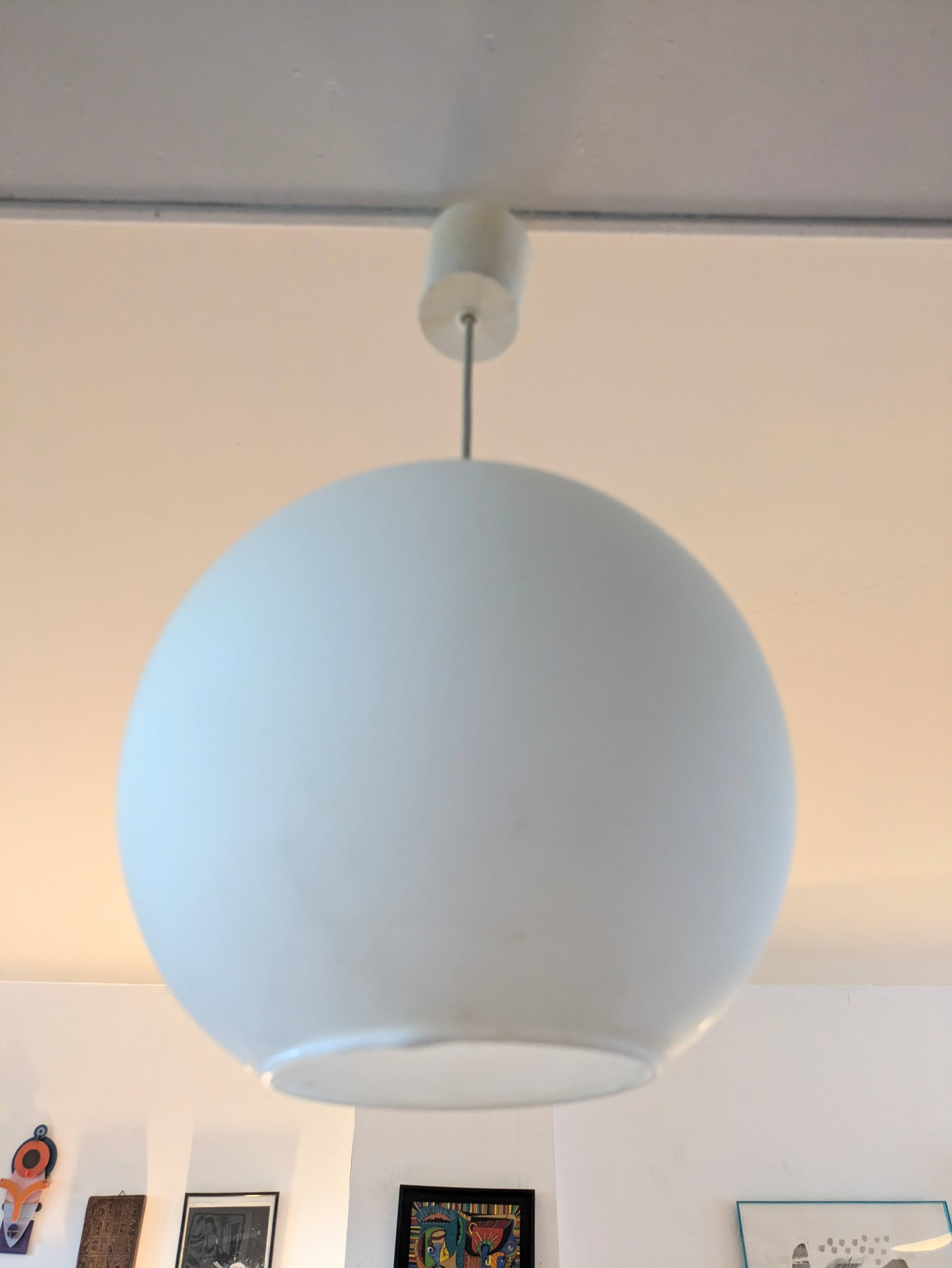 Suspension lampe opaline Lita design années 70