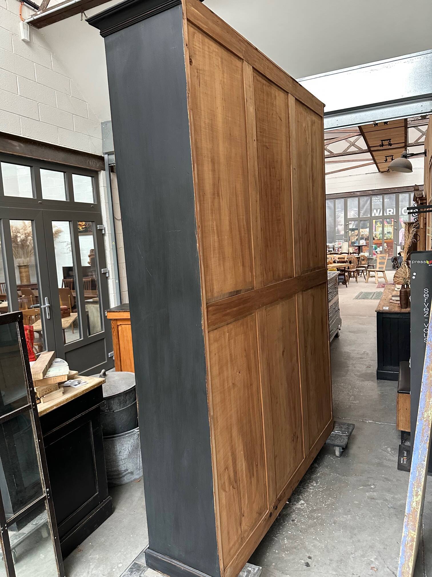 Late 19th century museum display case