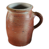 Terracotta pot with rounded handle