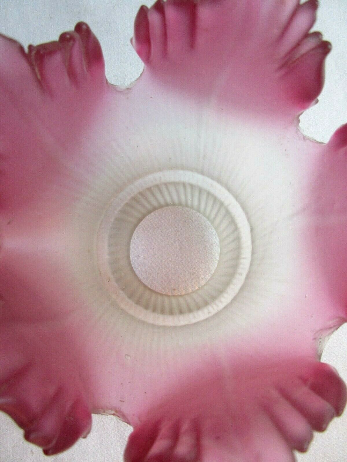 Art Deco Nouveau lamp tulip, pink glass flower, 5 ribbed petals raised