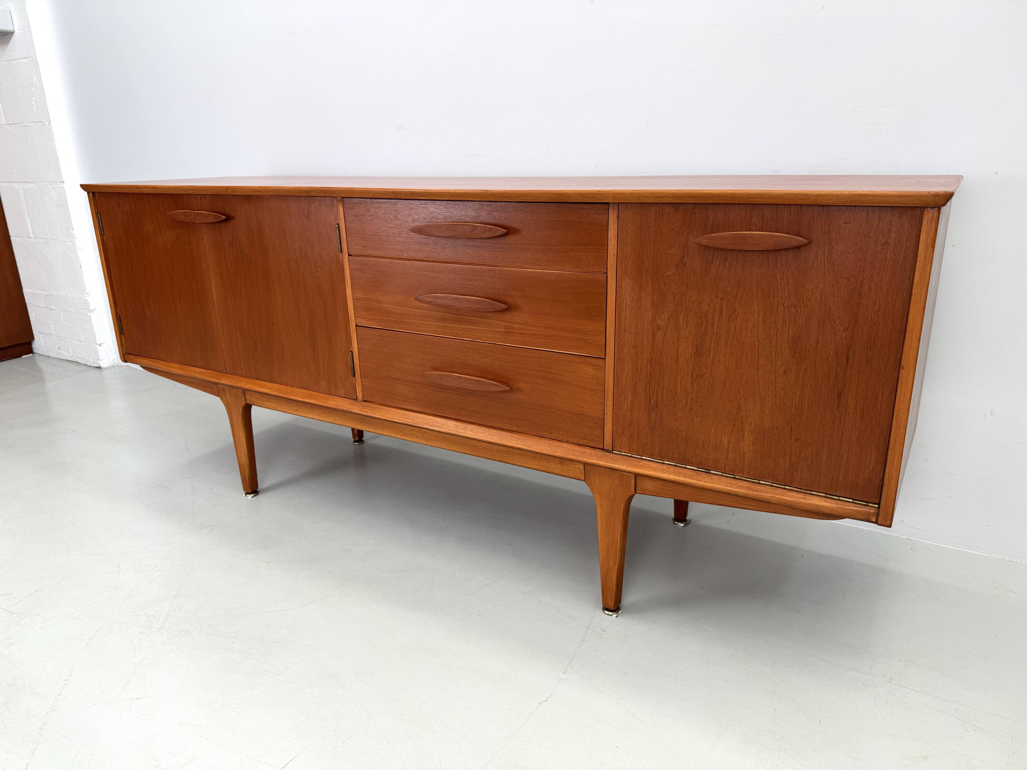 Vintage Jentique sidebord 1960's.