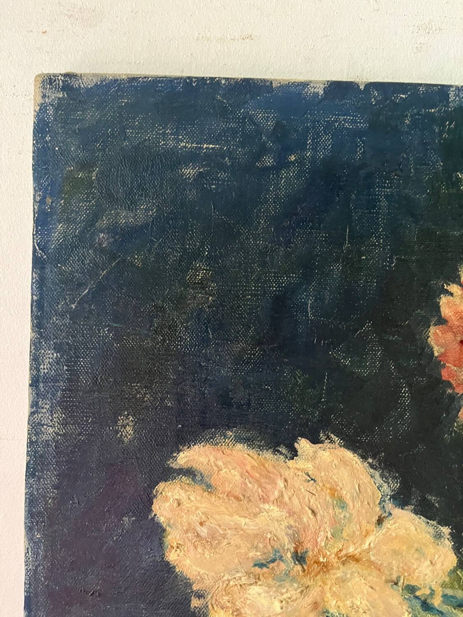 Bouquet d’œillets en vase bleu et blanc, signée