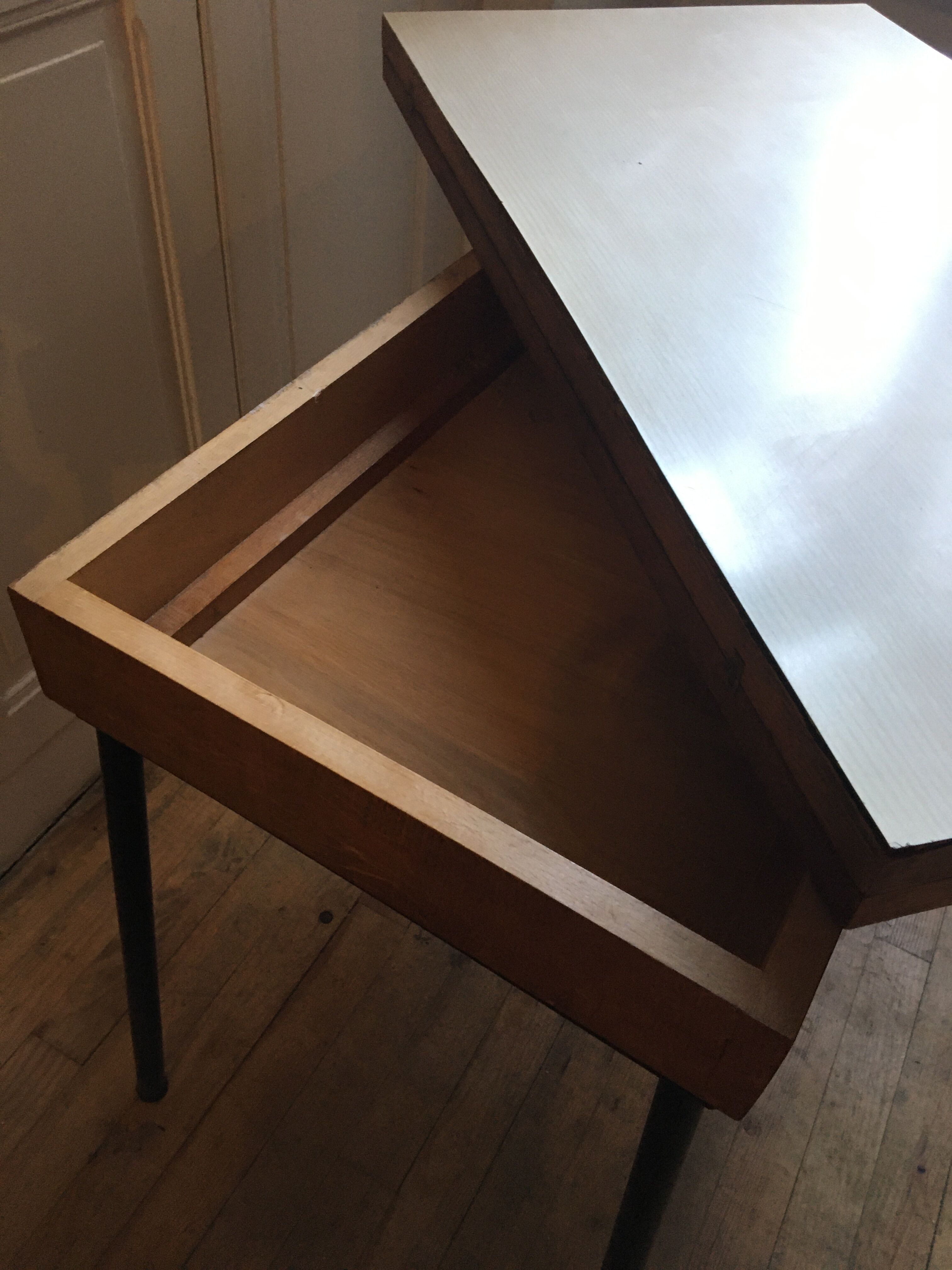 System table from the 1950s