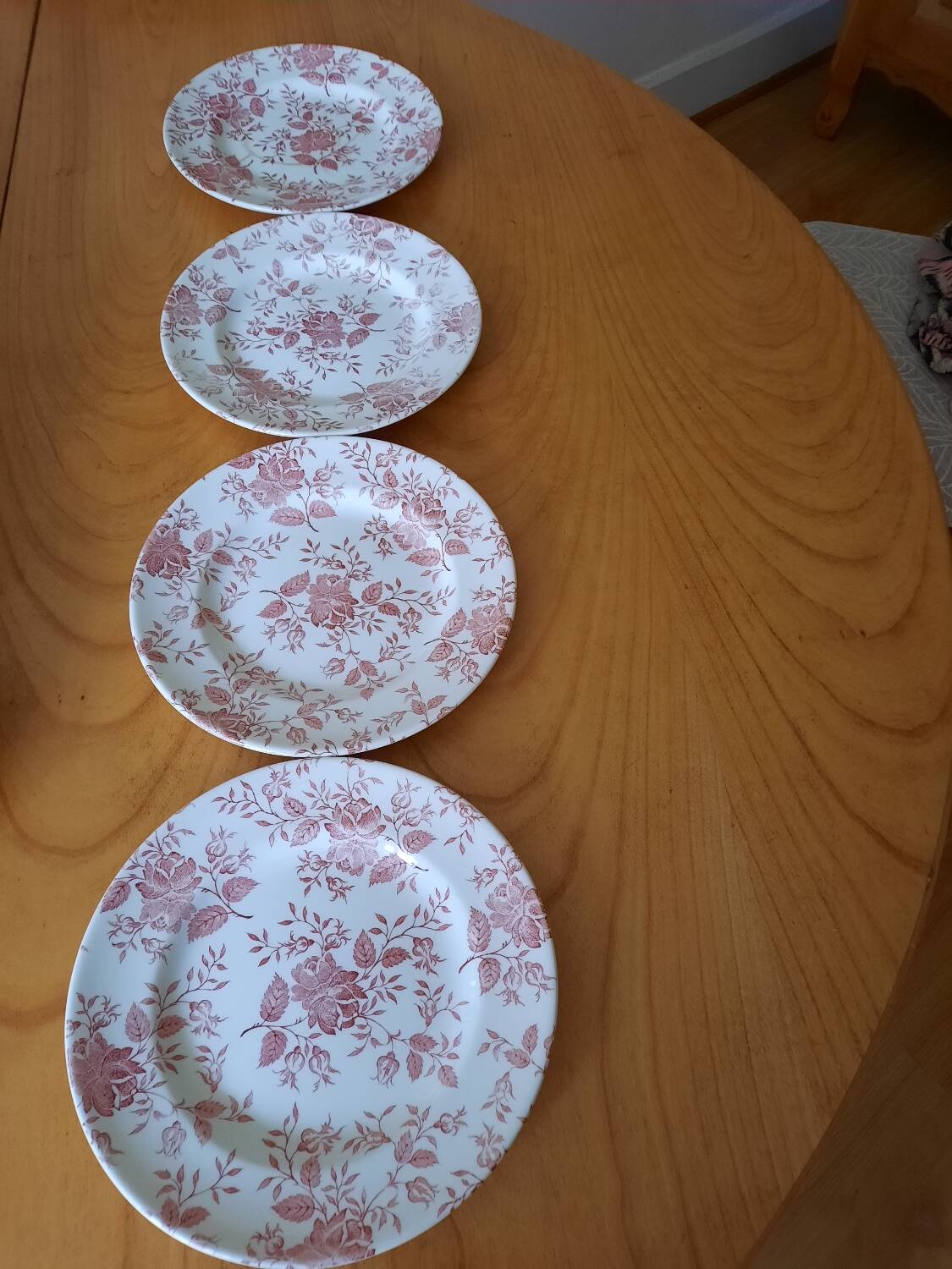 Vintage flower plates