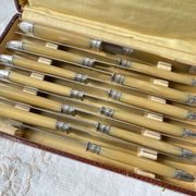 12 vintage Pradel stainless steel bakelite knives