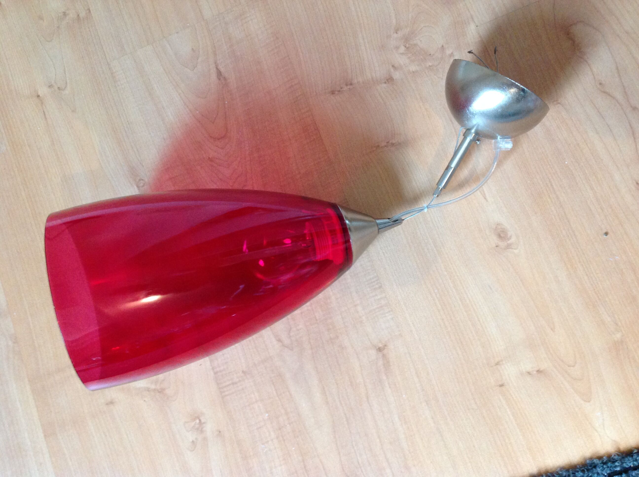 Suspension verre tulipe rouge vintage années 70-80