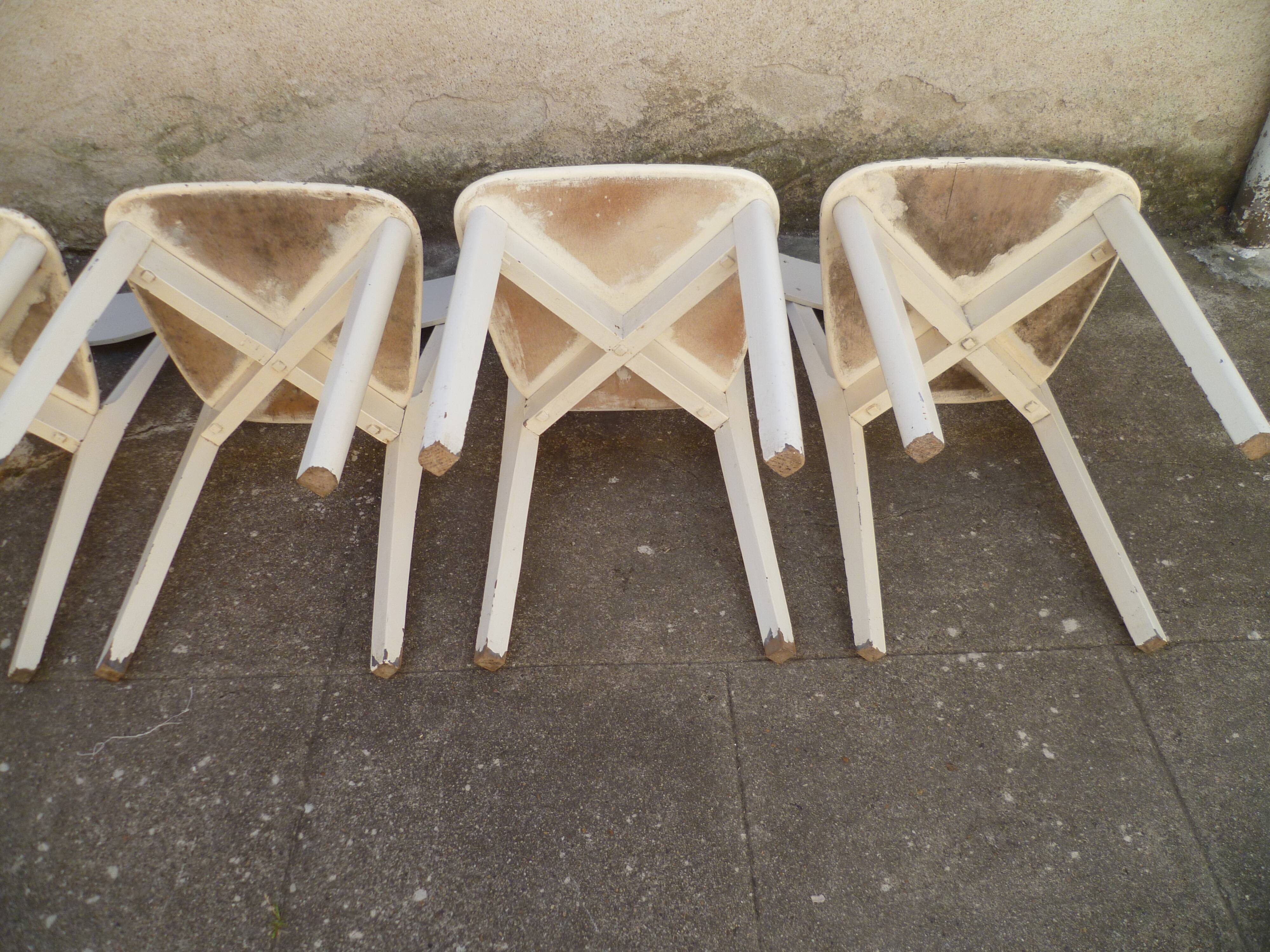 Set of 6 chairs sitting painted bentwood 1950s formica