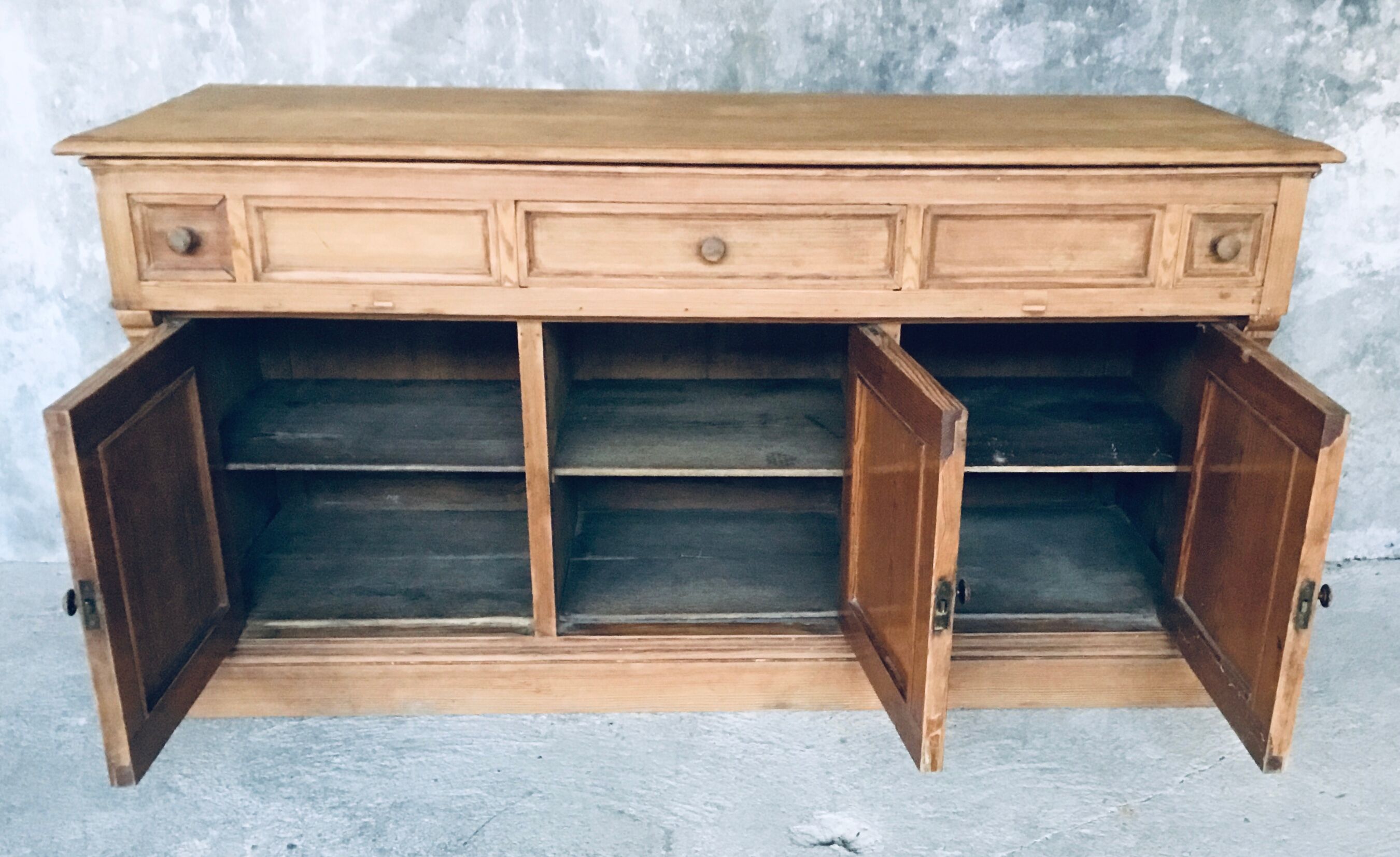 Counter or low sideboard in solid wood - craft furniture