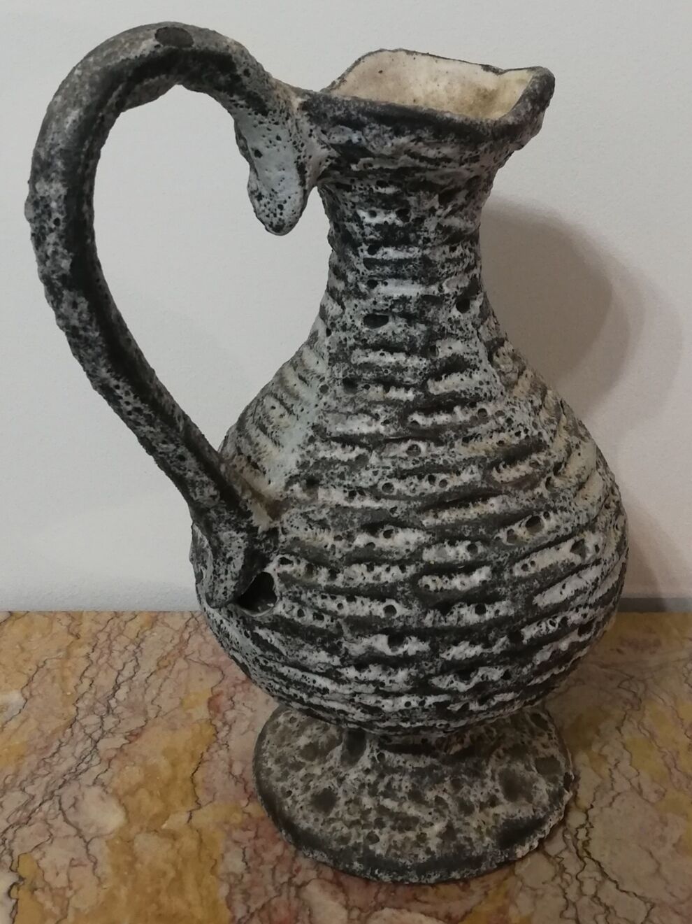 Vase pitcher Le Vaucour Vallauris