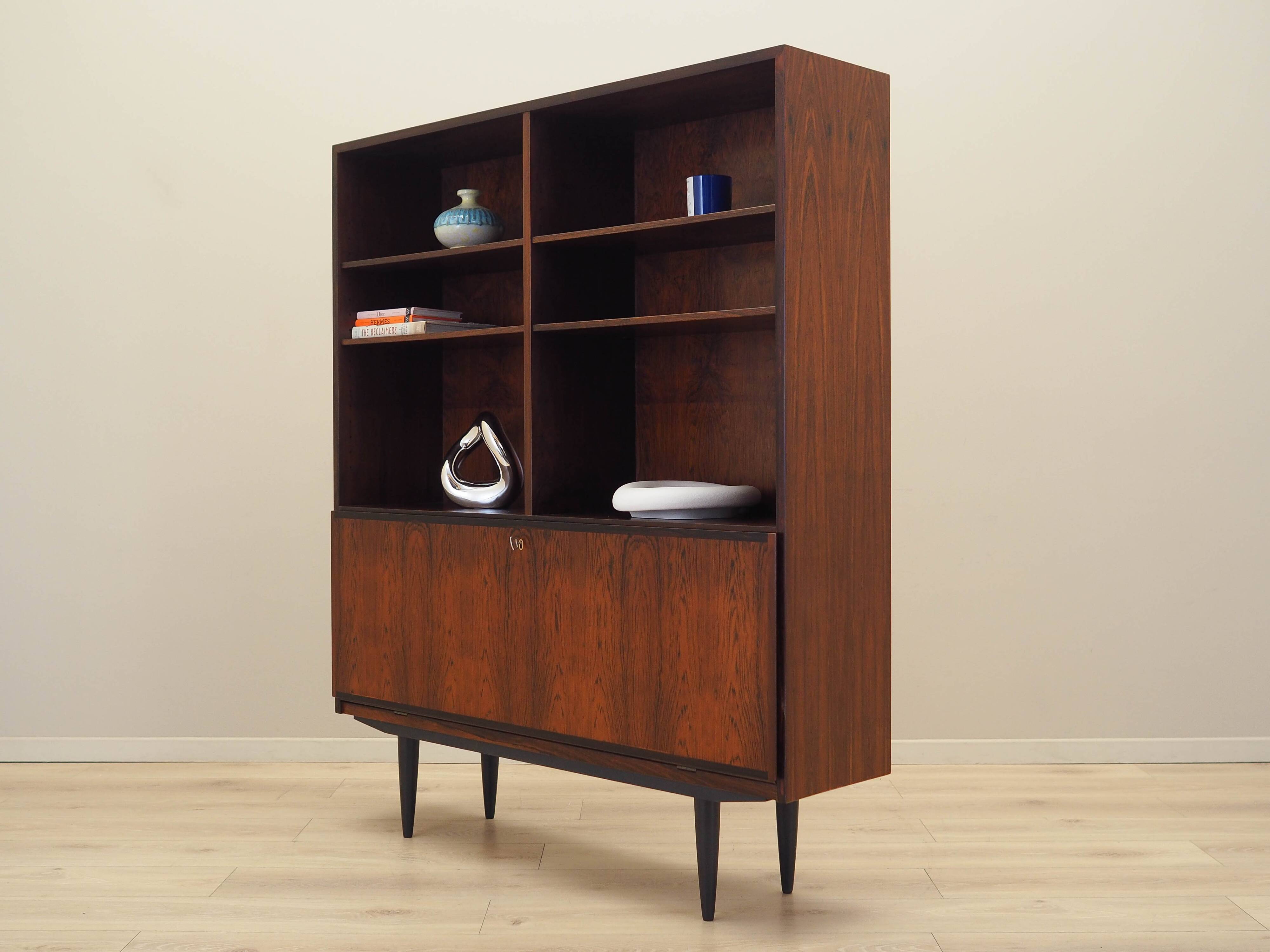 Bibliothèque en palissandre, design danois, années 1970, fabricant : Omann Jun