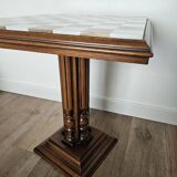 Table d'échecs en onyx sur pied en bois
