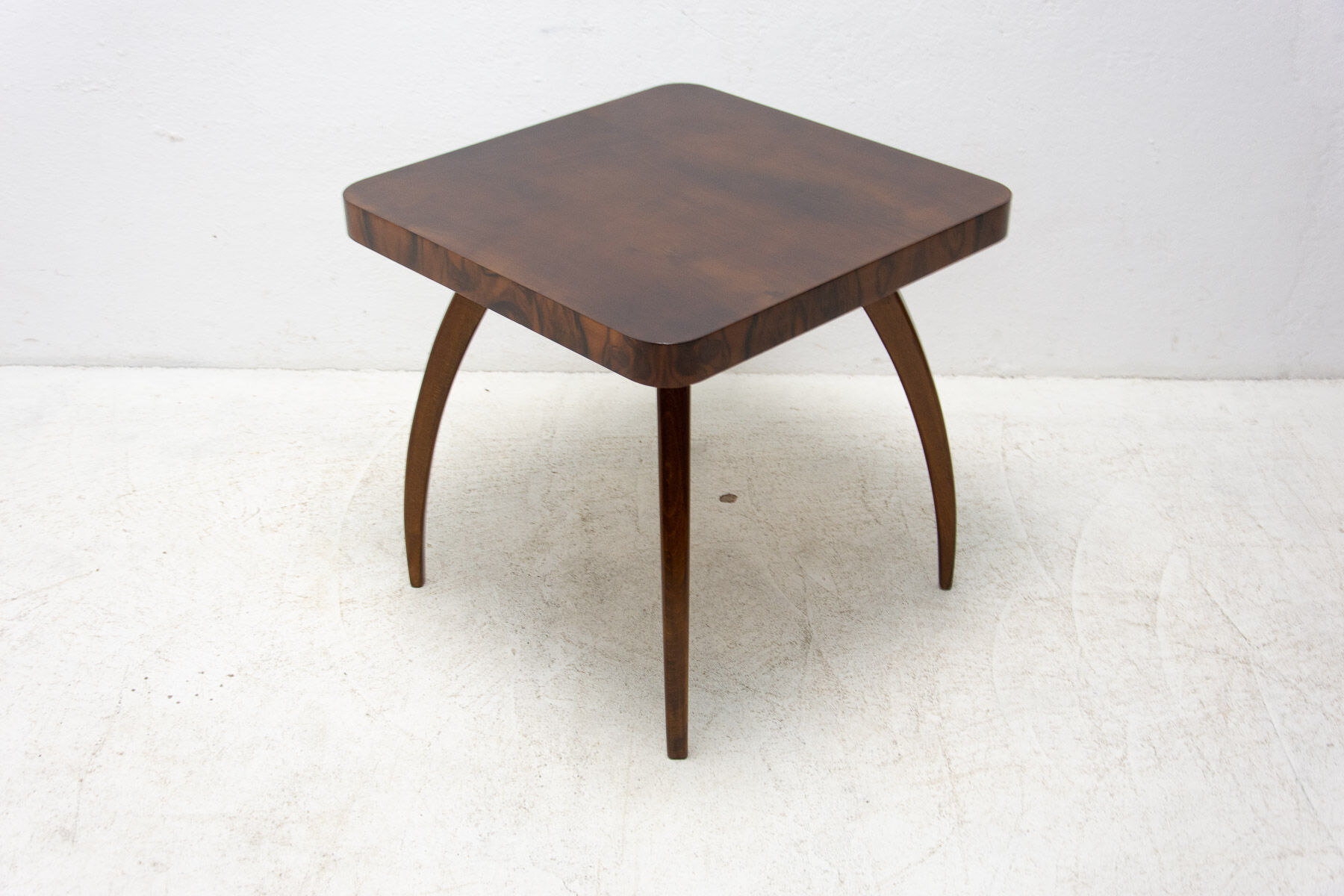 Fully renovated walnut Spider table H 259 by Jindřich Halabala, 1950´s