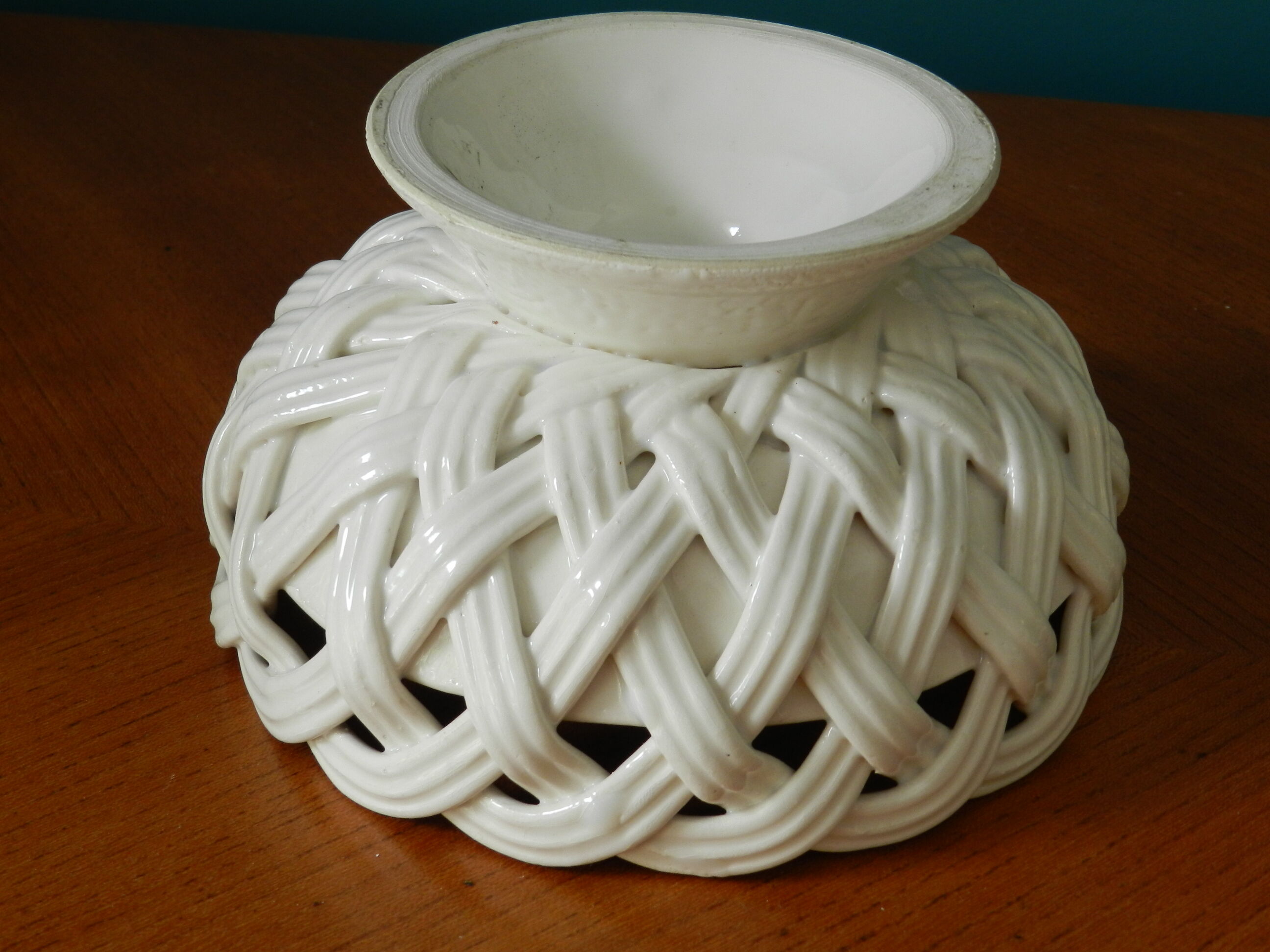 Plaited slip Cup