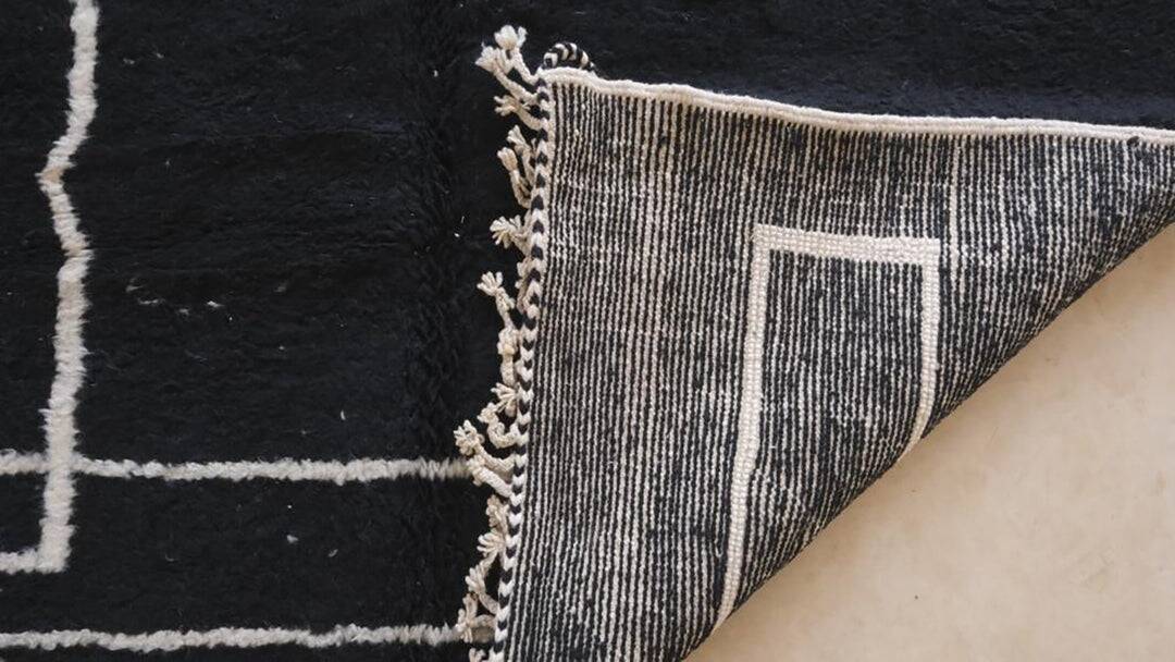 Black and white rug (Moroccan handmade) 250cmx150cm
