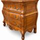 Commode tombeau galbée Louis XV