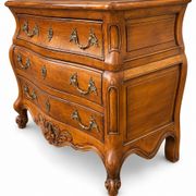 Commode tombeau galbée Louis XV
