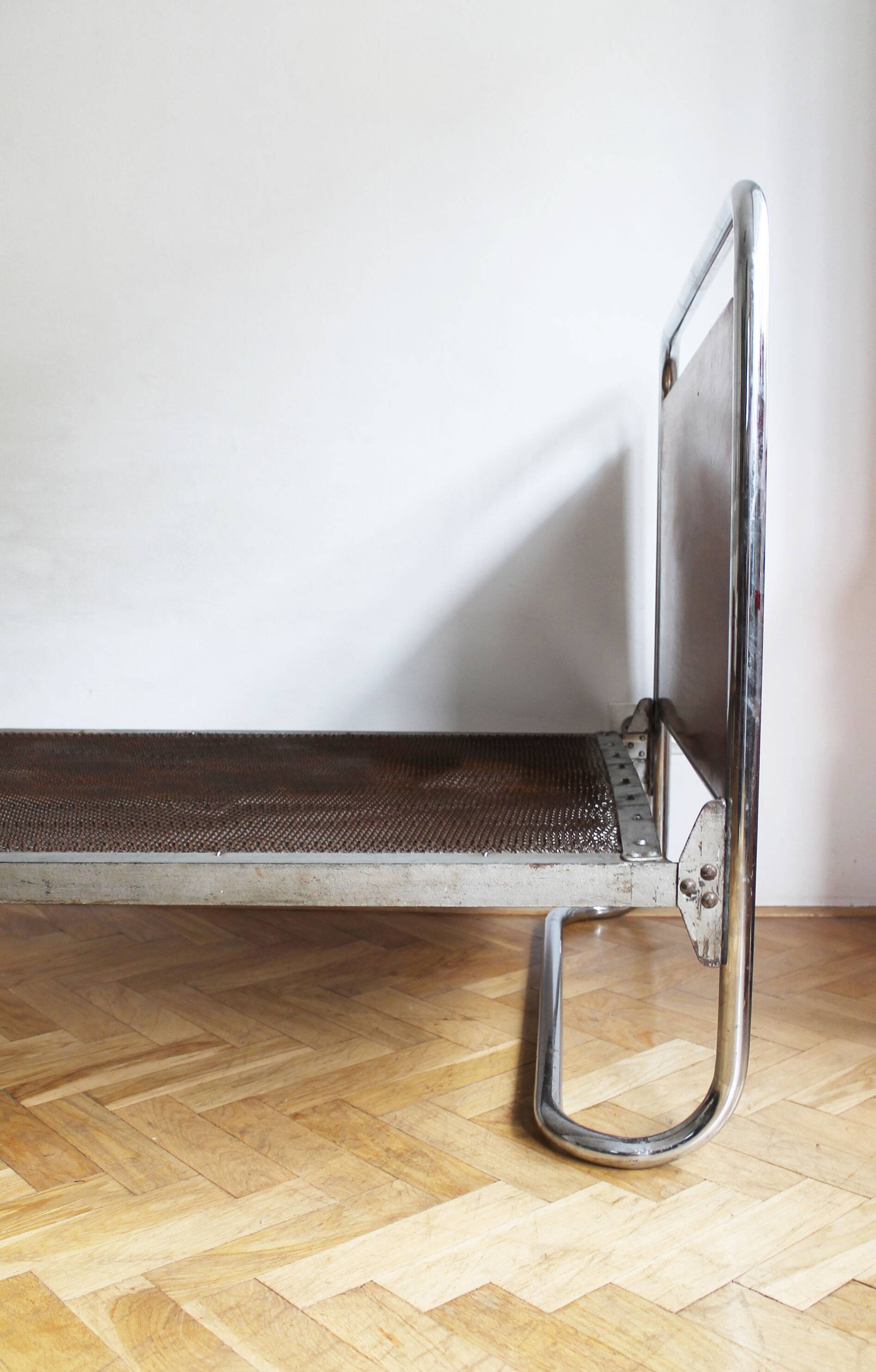 Pair of 1930s Modernist beds