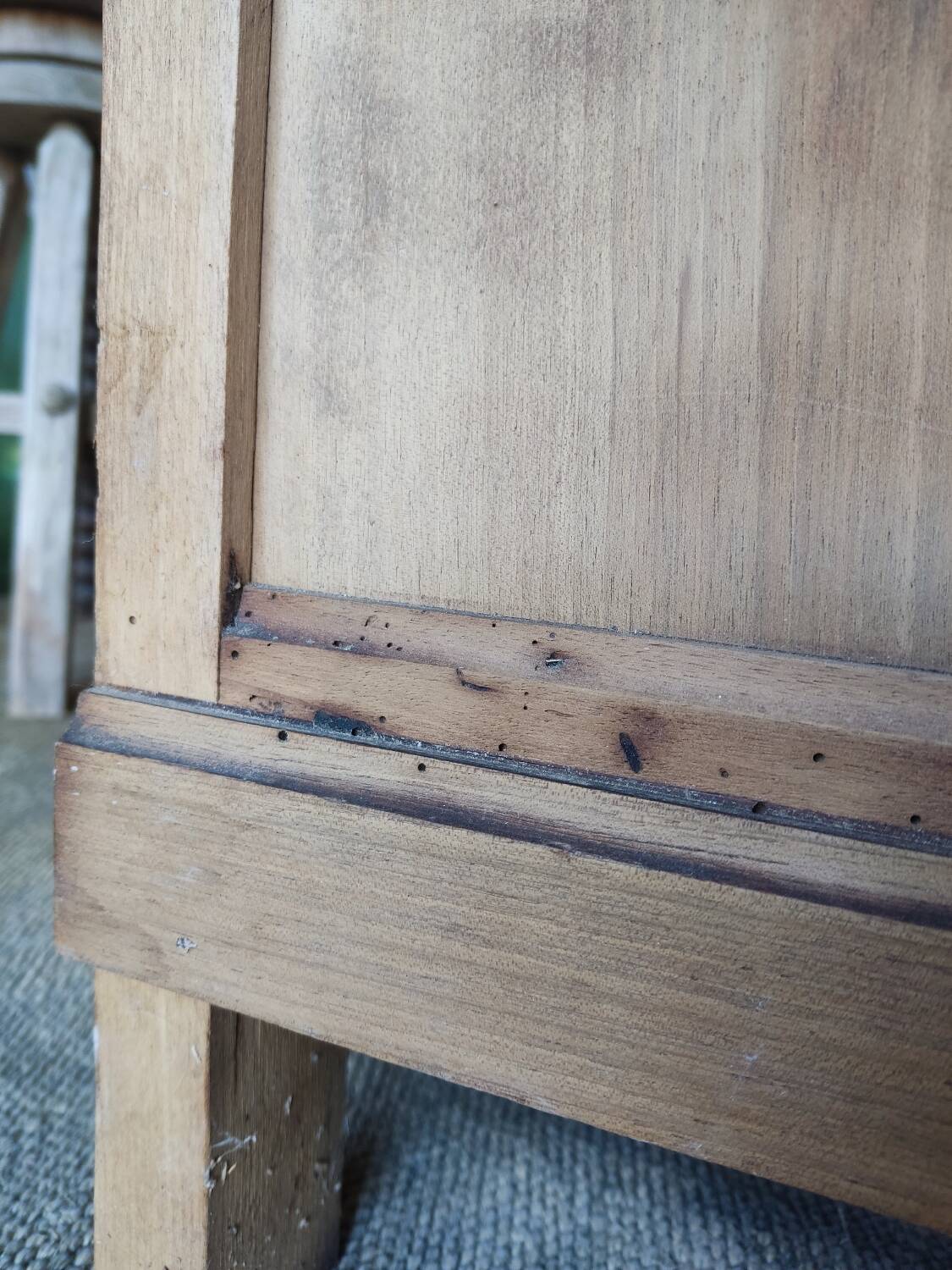 Solid wood chest of drawers