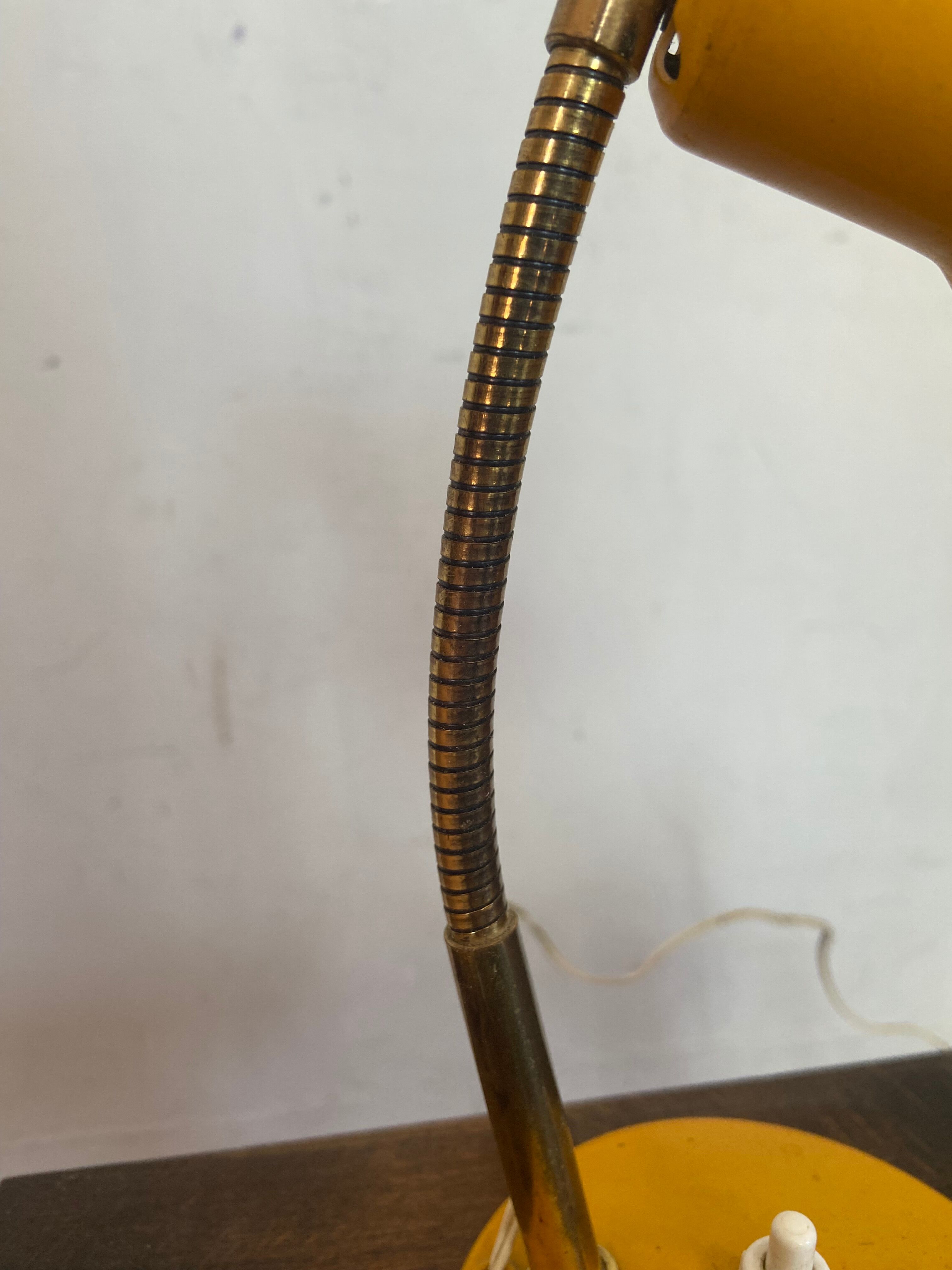 Table lamp années 60 in sheet metal yellow